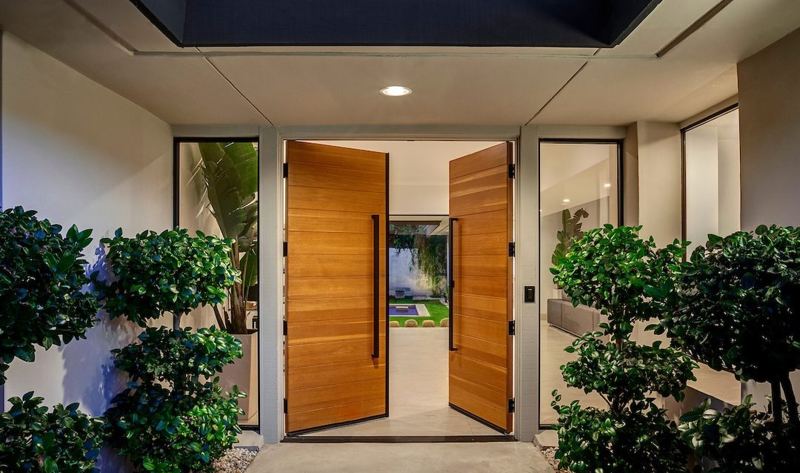 Pivoting oak entry doors